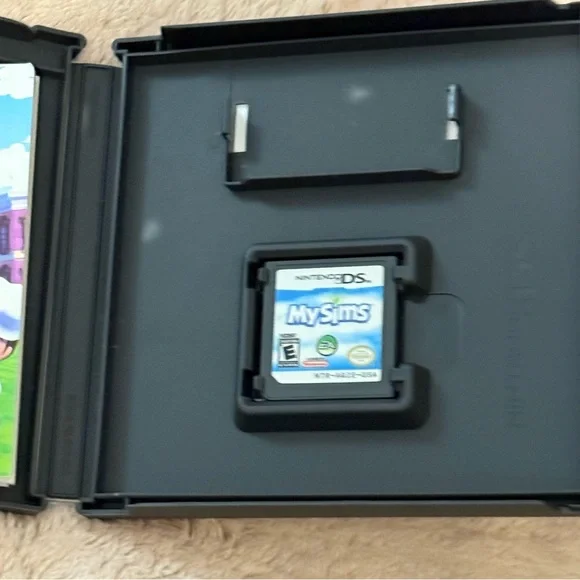 MySims Nintendo DS Game - Picture 3 of 6